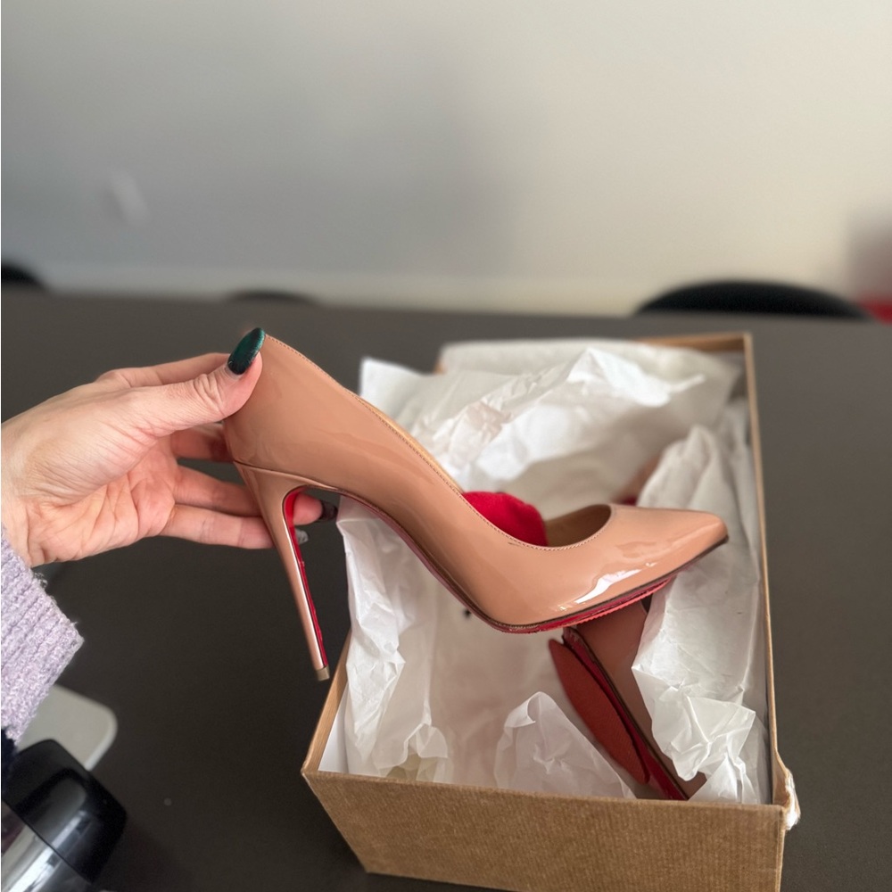 Loubontin Pigalle Follies 100 Beige Patent Leather Heels